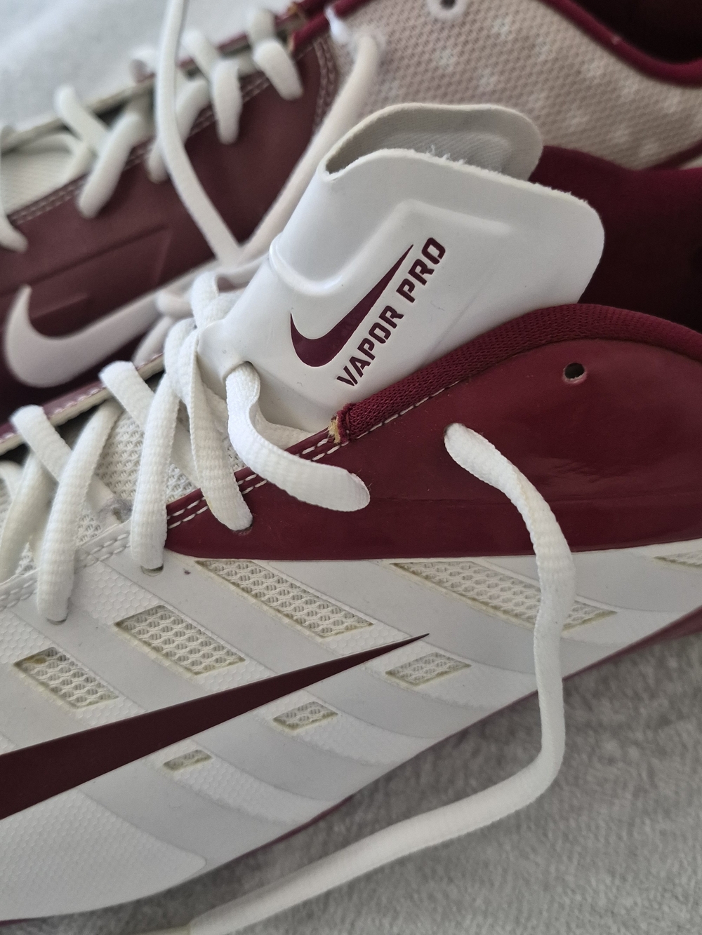 Nike Vapor Pro Men's White and Maroon Football Cleats Sz 15